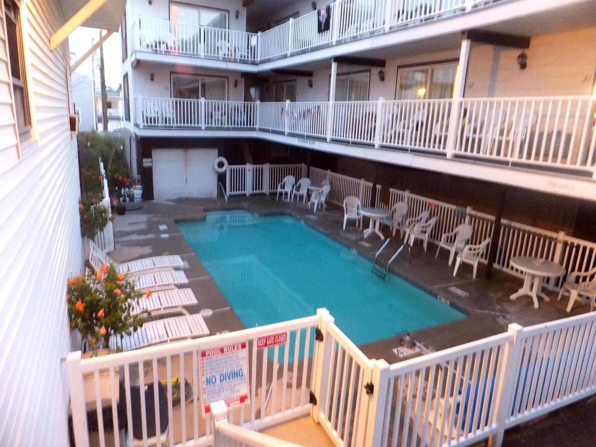 The Pelham Resort Motel Hampton Bagian luar foto