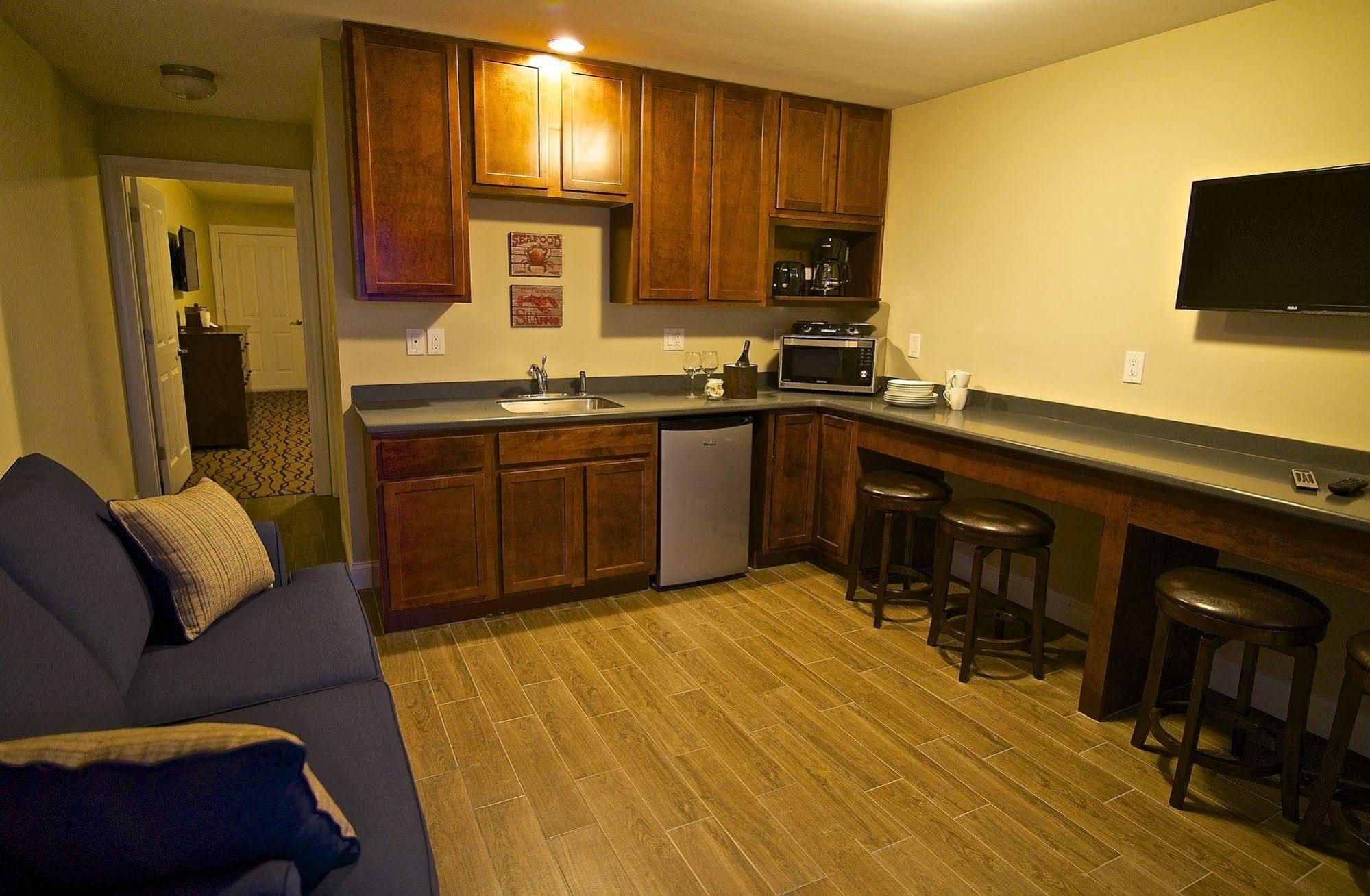 The Pelham Resort Motel Hampton Bagian luar foto